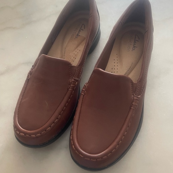 Clark’s Leather‎ Loafers - Picture 2 of 8